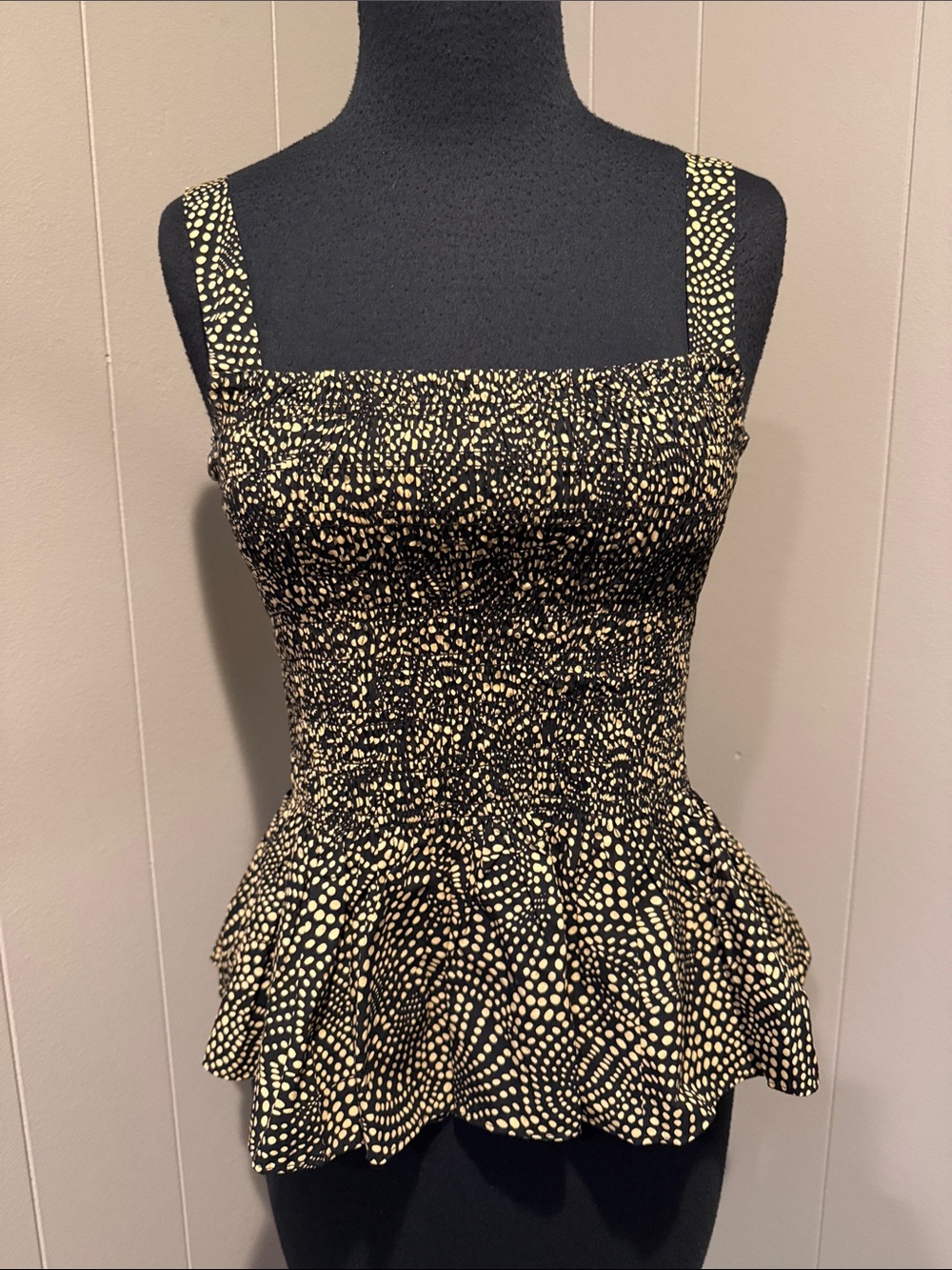 B43 Madewell Women’s 4 Black and Tan Smocked Peplum Tank